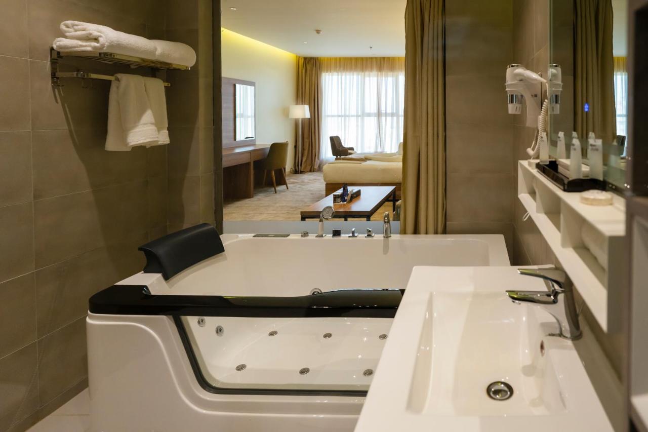 W Suites Hotel Abha Bagian luar foto